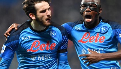  奥斯梅恩戴帽，那不勒斯狂胜弱旅  