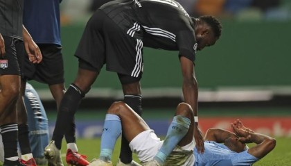  索肖边锋速度制霸，单骑闯关上演帽子戏法