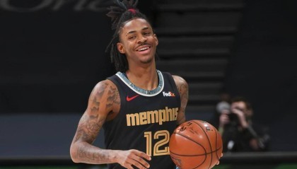  莫兰特禁赛归来率队击败开拓者  