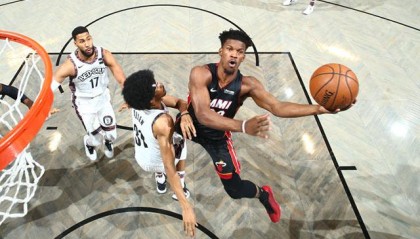  科雷兹两度落后两度扳平，坚韧表现赢得满堂喝彩