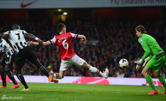  萨拉赫，传射建功，利物浦，主场，完胜，纽卡斯尔